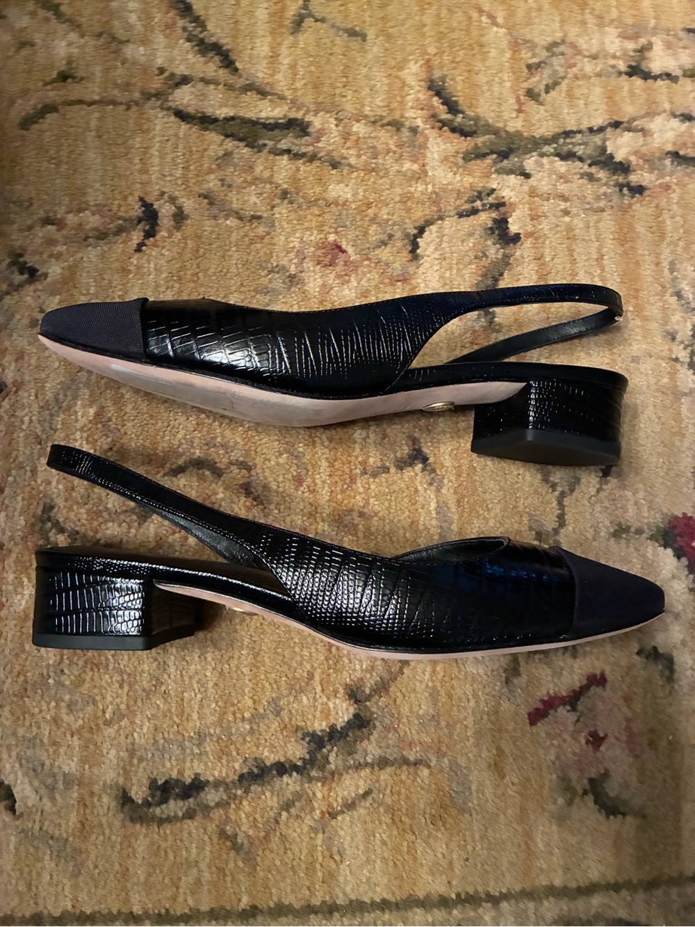 Veronica Beard Elegant Black Leather  Slingback Low Block Heels. Size 6.5